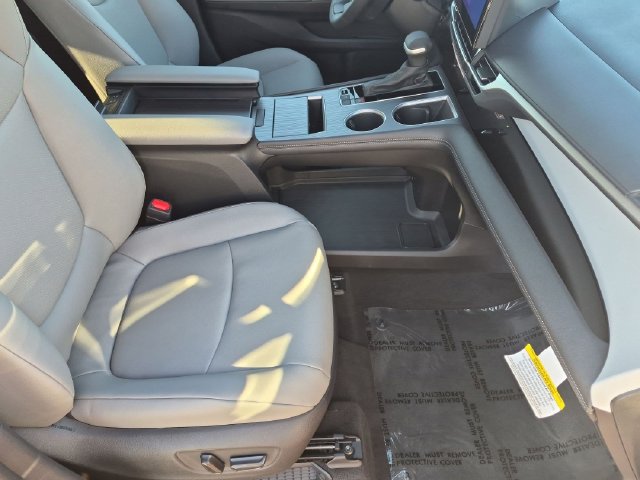 Certified 2026 Toyota Sienna XLE FWD image 30