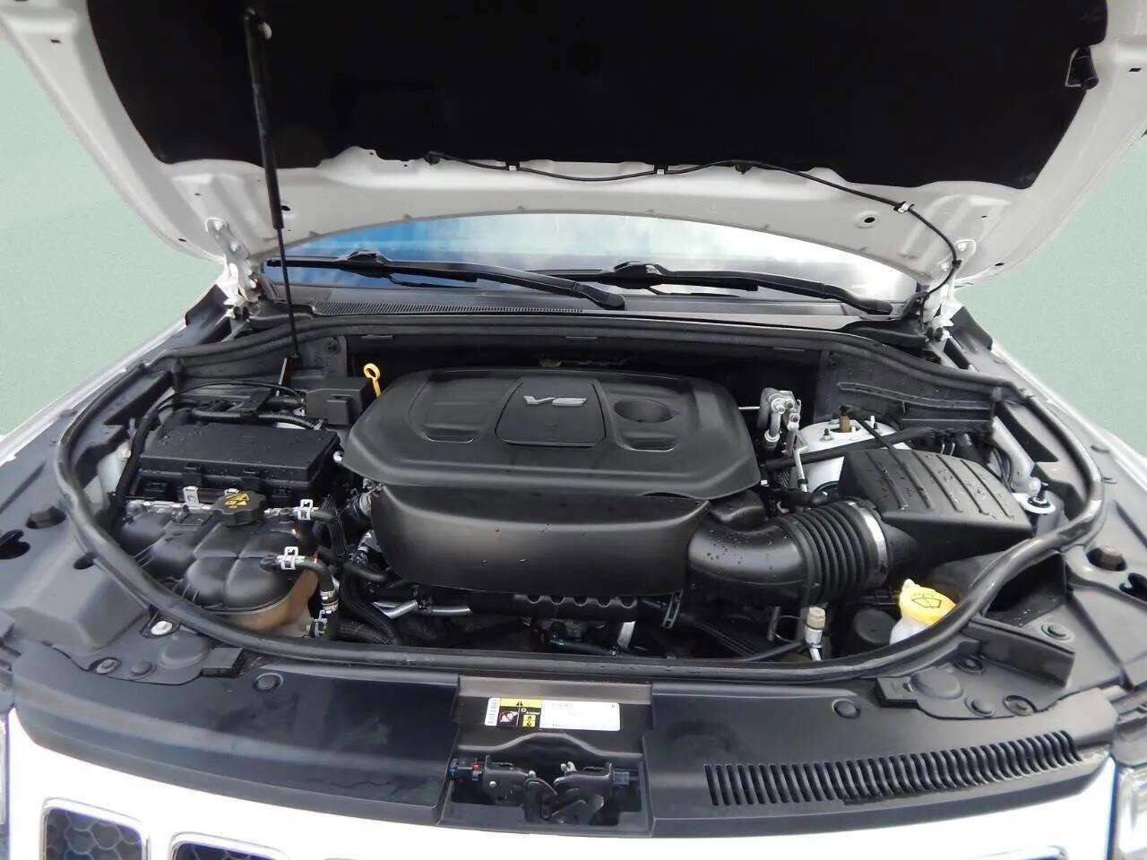 Used 2016 Jeep Grand Cherokee Overland w/ Advanced Technology Group image 43