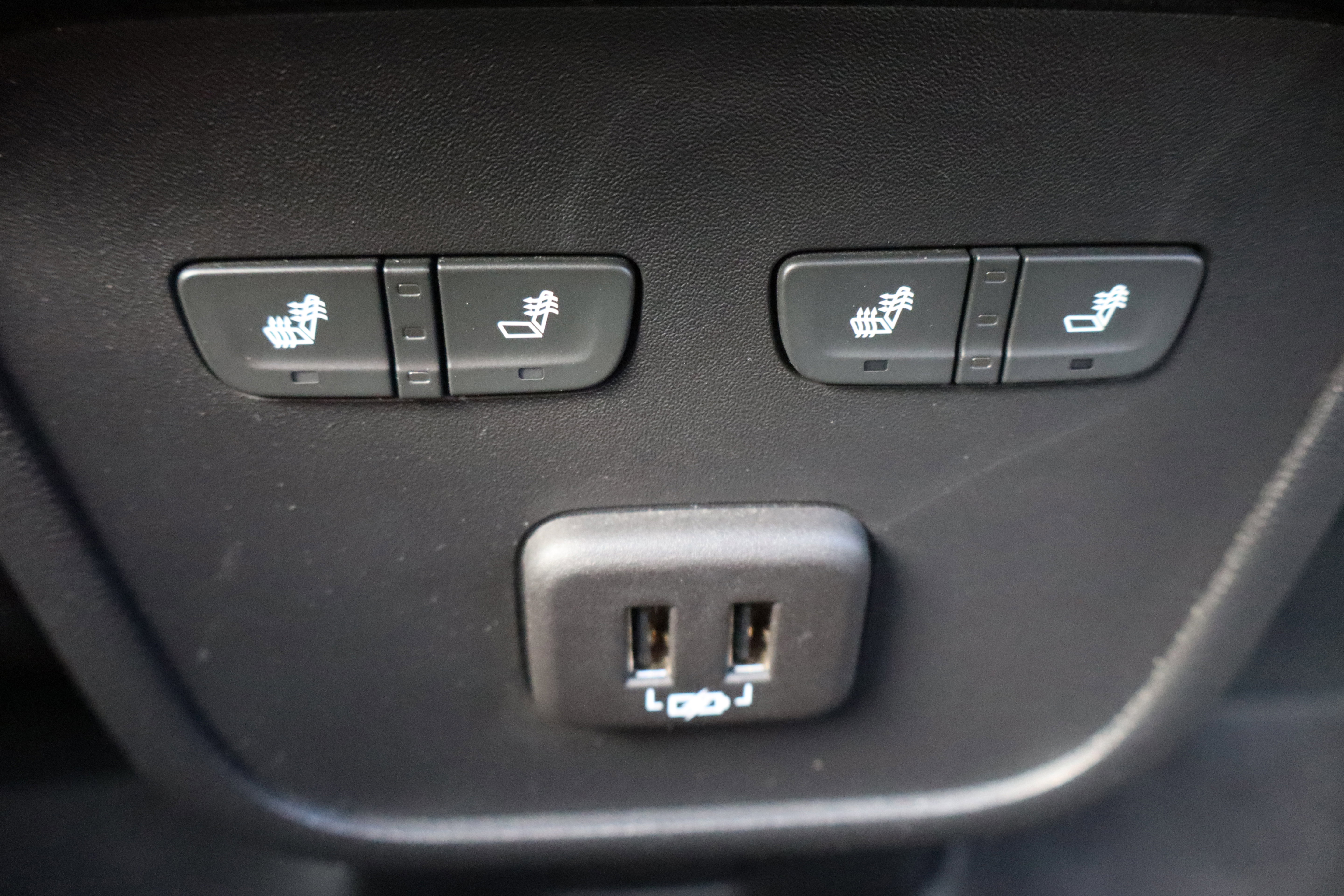 Used 2023 GMC Terrain Denali w/ Denali Premium Package image 24