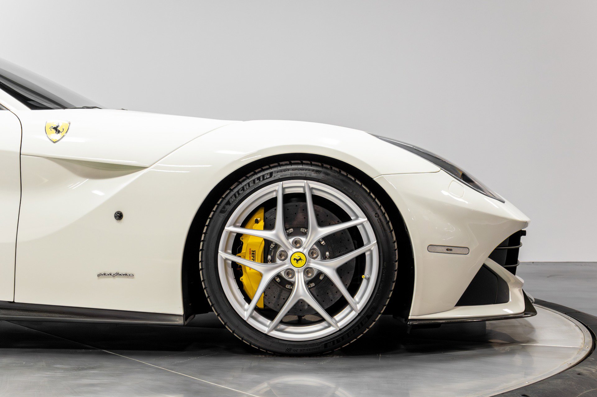 Used 2015 Ferrari F12 Berlinetta image 18