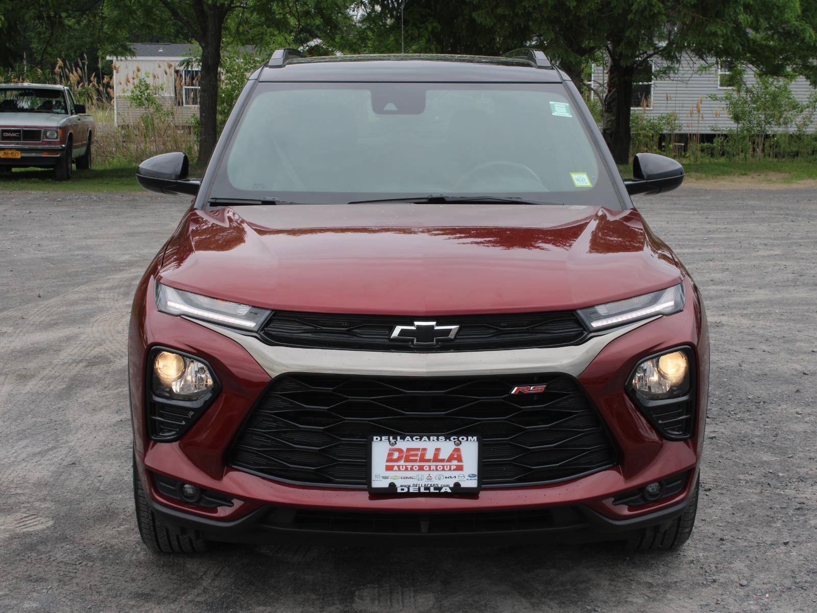 Used 2023 Chevrolet TrailBlazer RS w/ Sun and Liftgate Package AWD/4WD image 2