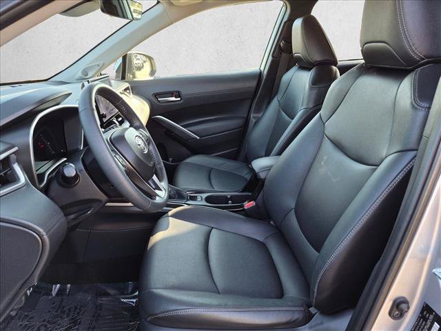 Used 2023 Toyota Corolla Cross XLE w/ Convenience Package AWD/4WD image 16