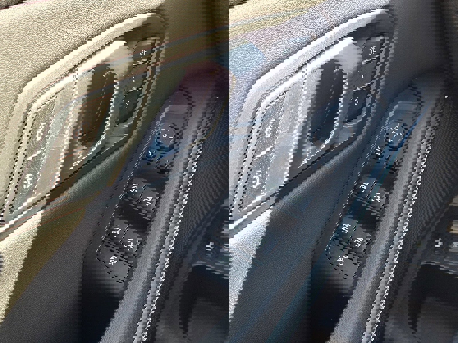 Used 2022 BMW 330e xDrive w/ Premium Package image 16