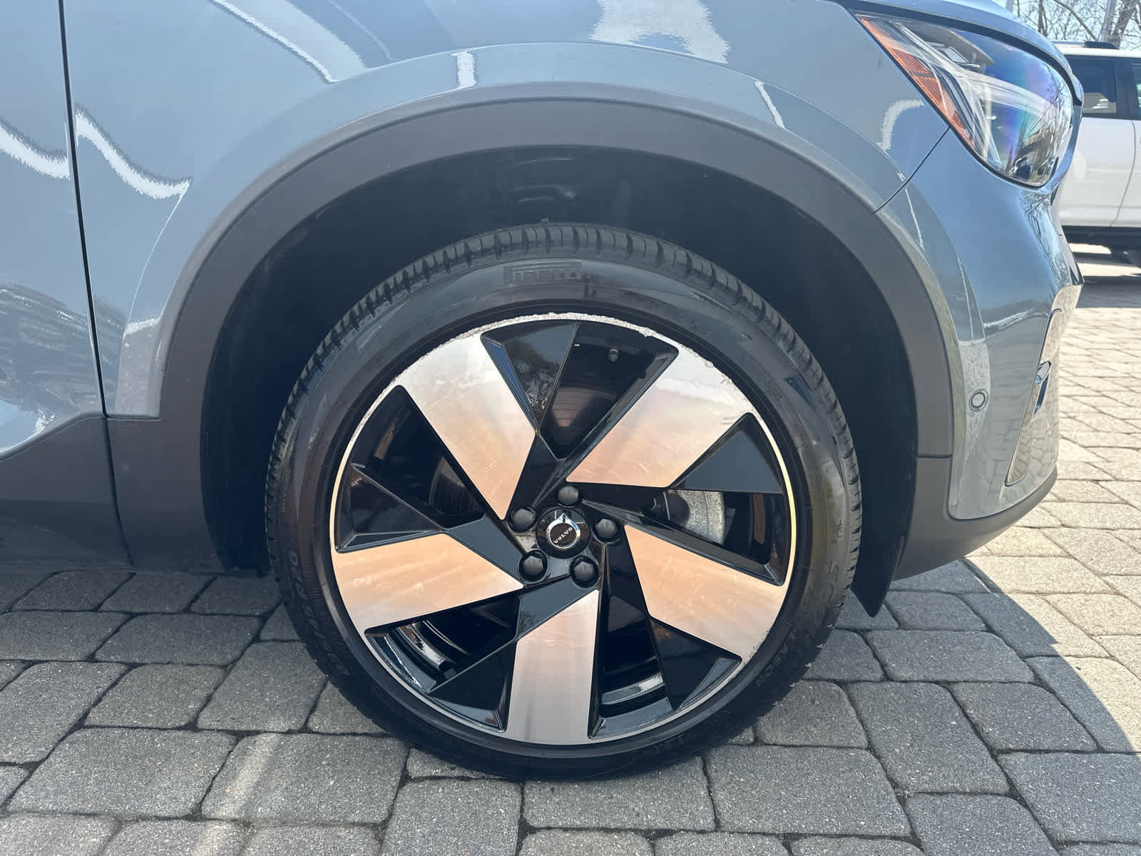 Used 2023 Volvo XC40 Recharge Ultimate w/ Protection Package Premier image 46