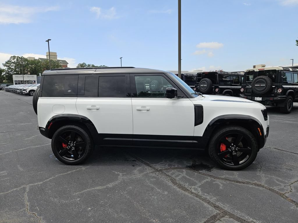 Used 2022 Land Rover Defender 110 X-Dynamic HSE AWD/4WD image 2