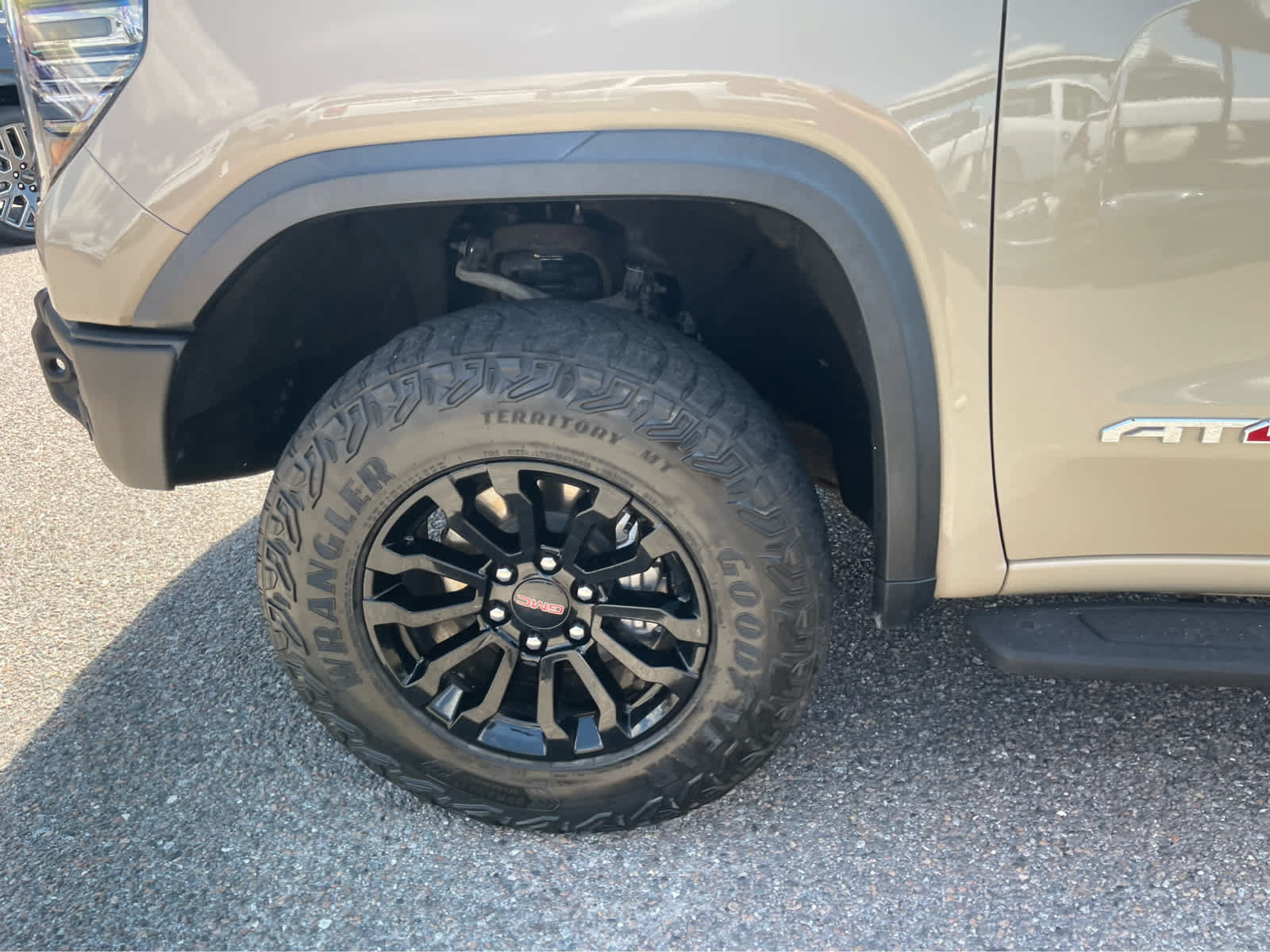 Used 2023 GMC Sierra 1500 AT4X AWD/4WD image 9