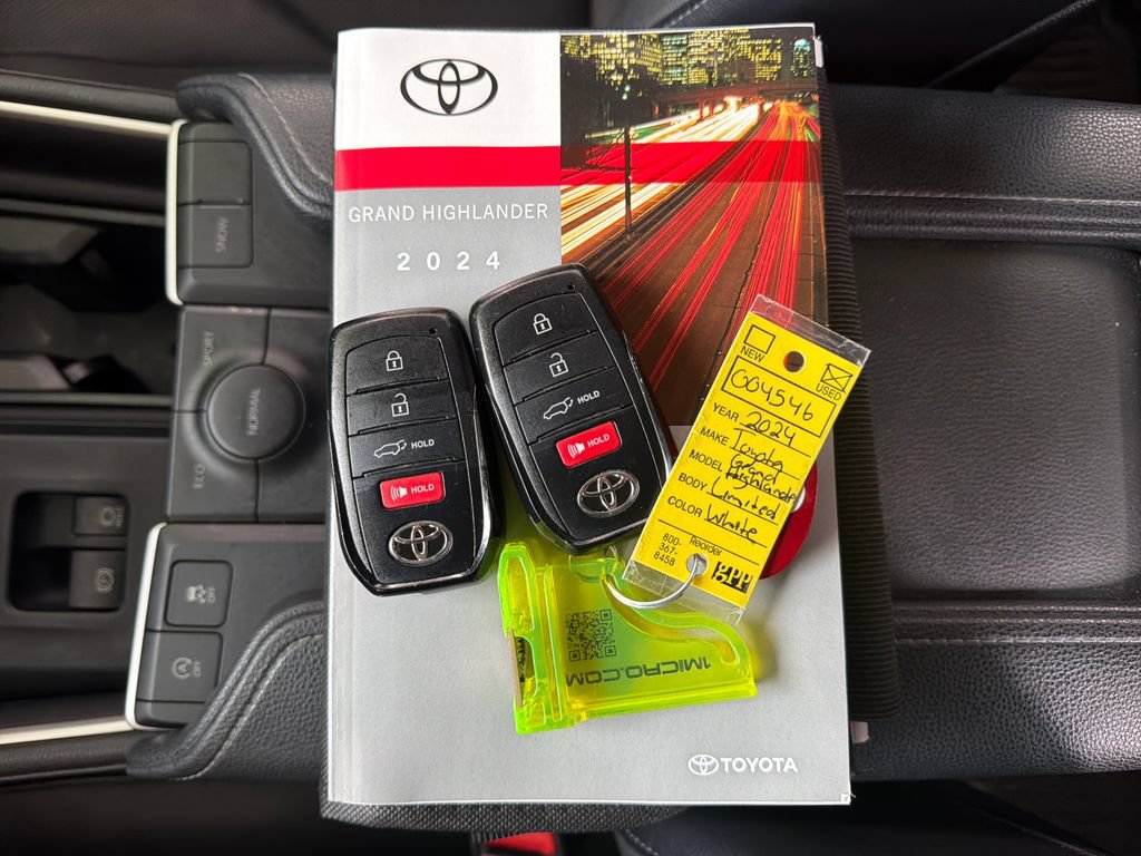 Used 2024 Toyota Grand Highlander FWD image 38