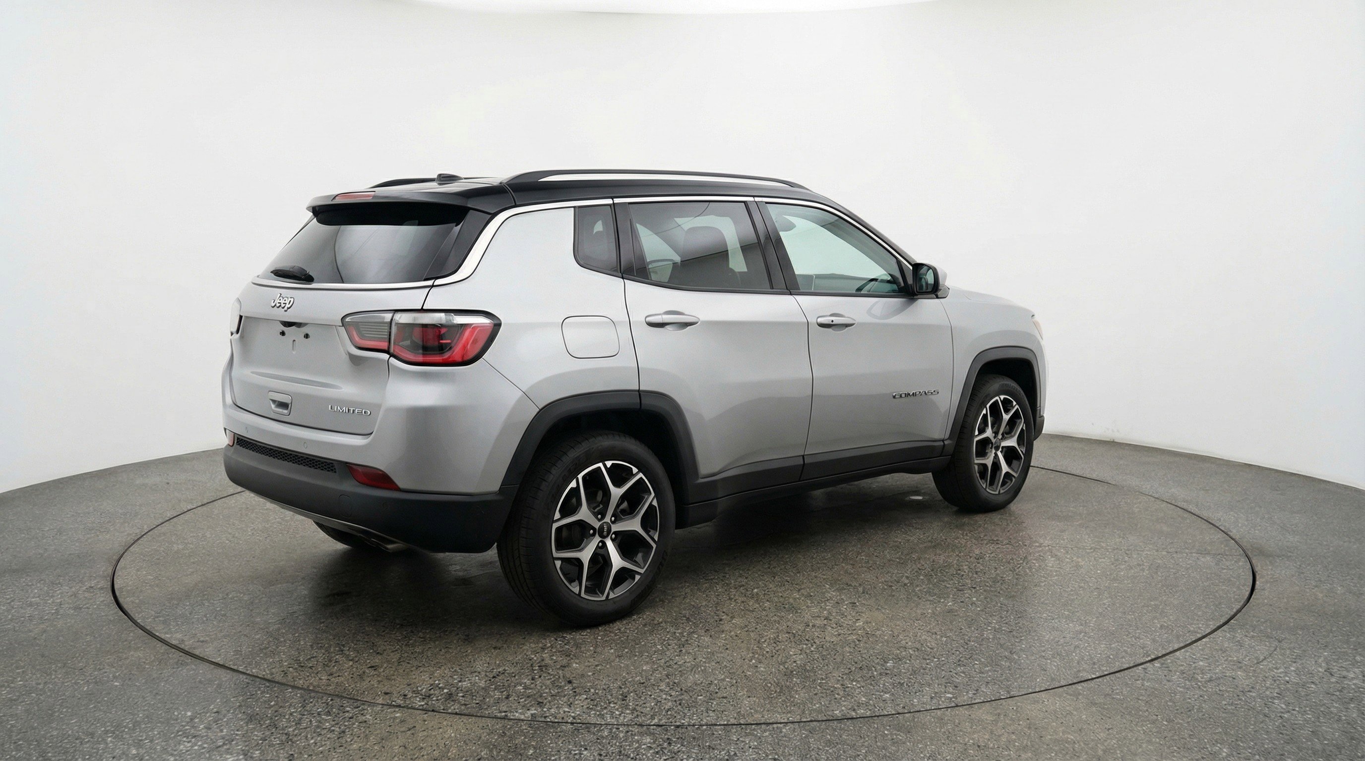 Used 2025 Jeep Compass Limited AWD/4WD image 9