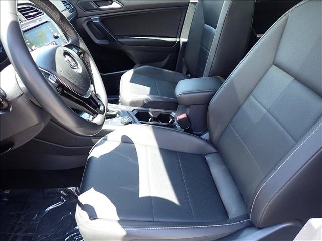 Used 2021 Volkswagen Tiguan SE w/ Panoramic Sunroof Package AWD/4WD image 12