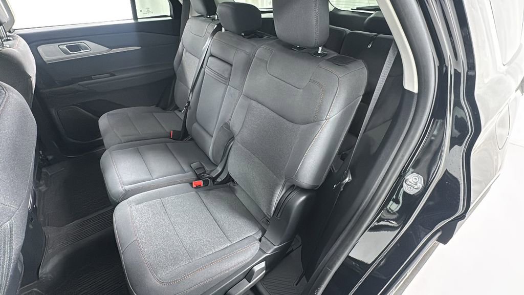 Used 2025 Ford Explorer Active image 30