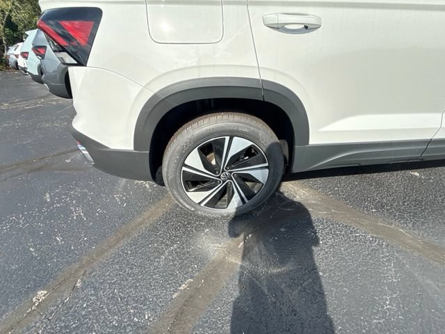 New 2026 Volkswagen Taos SE AWD/4WD image 10