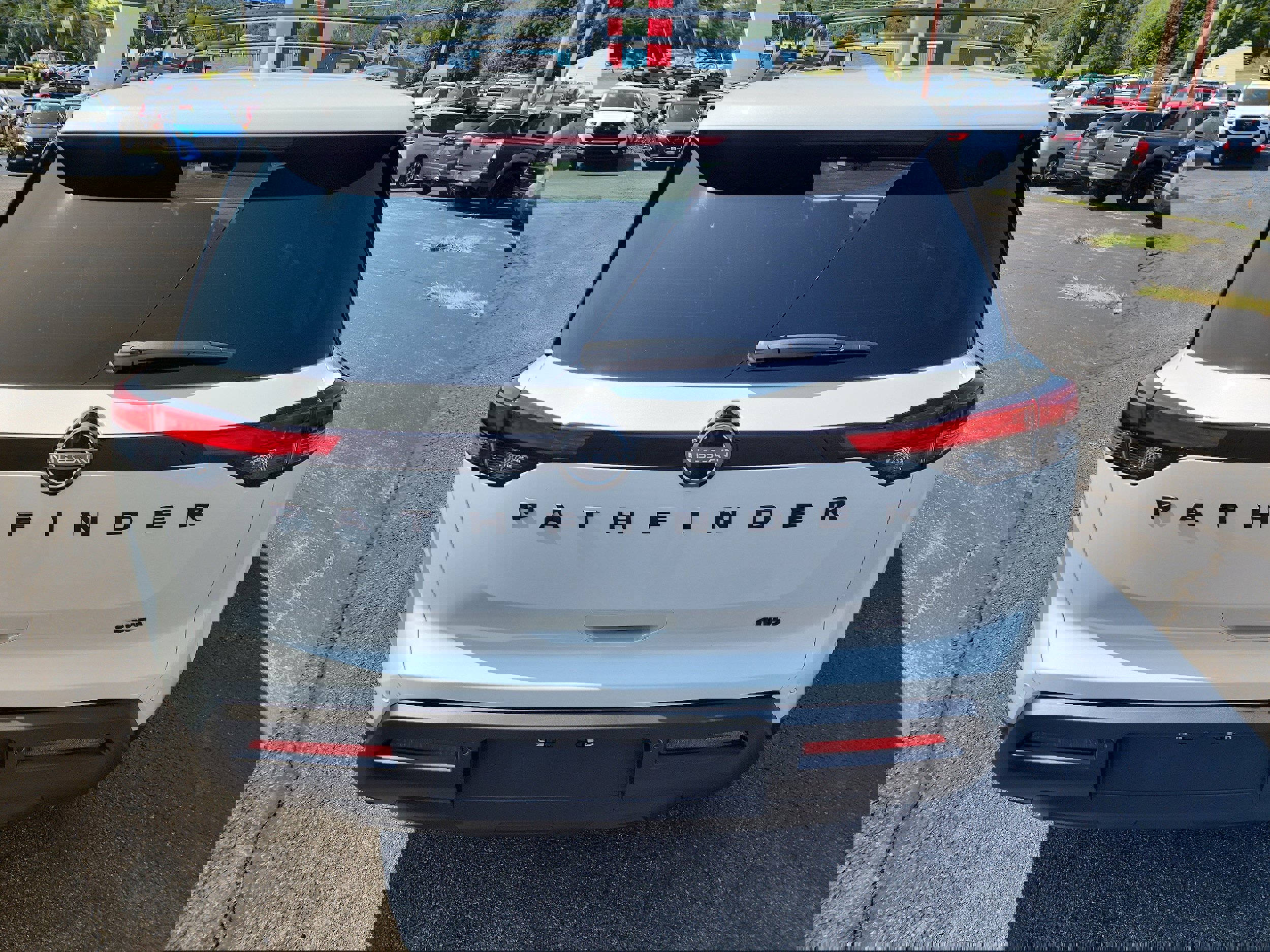 New 2025 Nissan Pathfinder SV w/ Black Appearance Package image 7