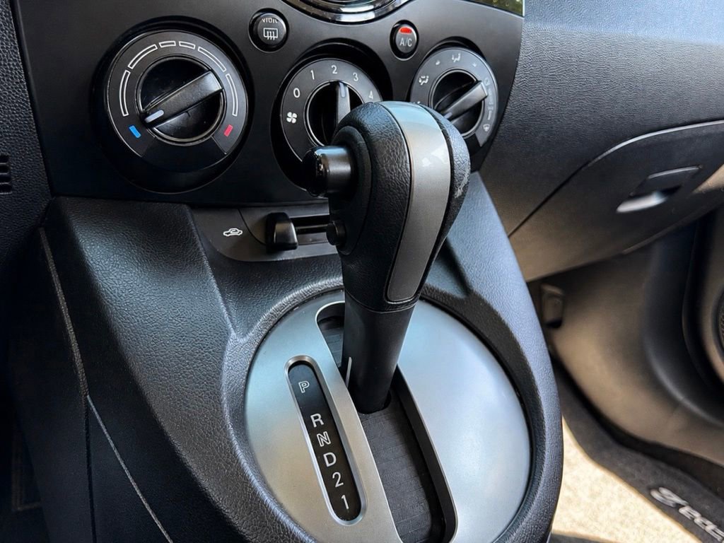 Used 2011 MAZDA MAZDA2 Sport FWD image 14