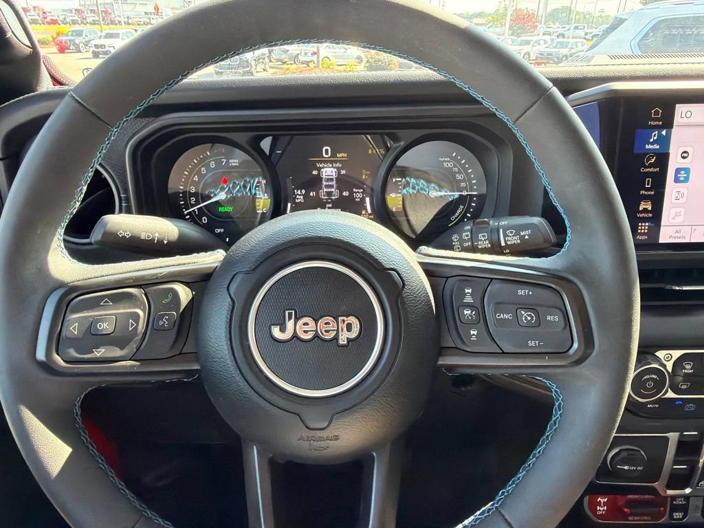 Used 2025 Jeep Wrangler Unlimited Rubicon 4xe w/ Convenience Group AWD/4WD image 18