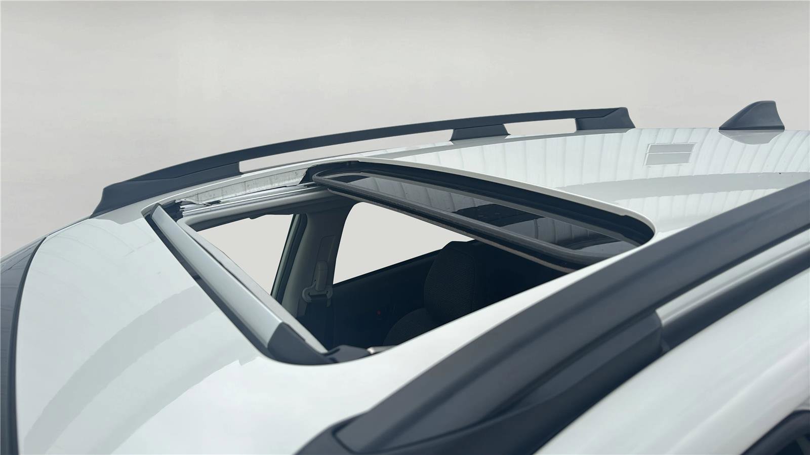 Used 2024 Subaru Crosstrek 2.0i Premium image 17