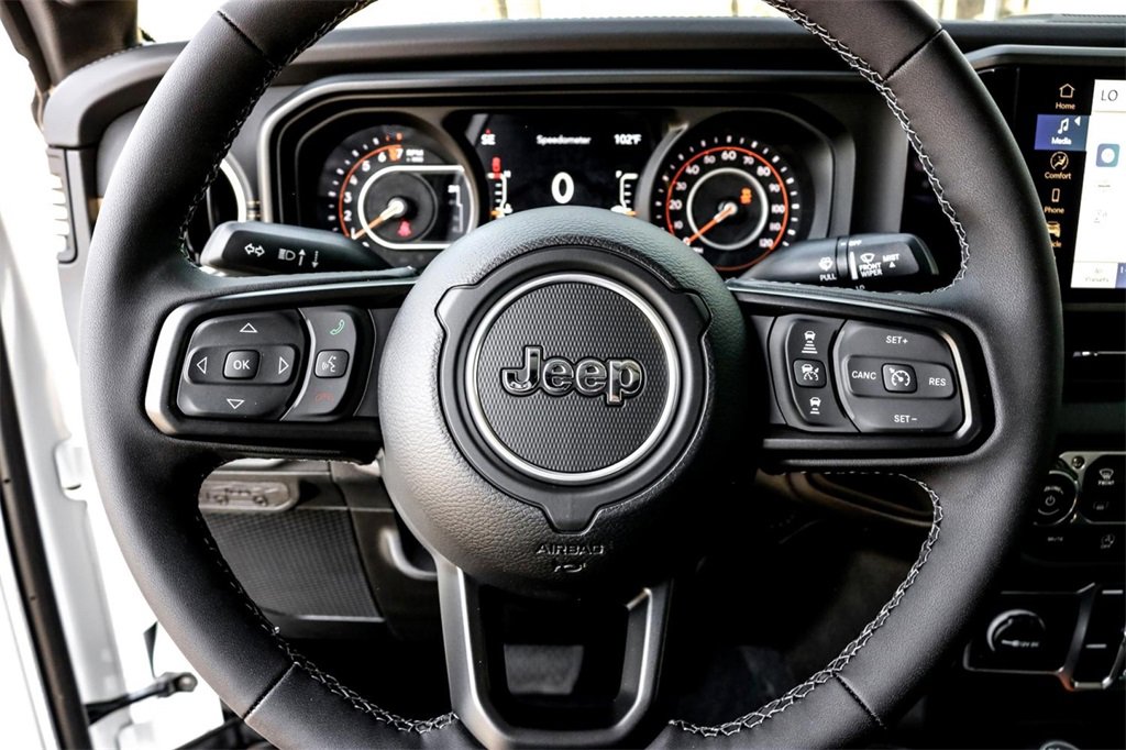 New 2025 Jeep Gladiator Sport w/ Premium Package image 12
