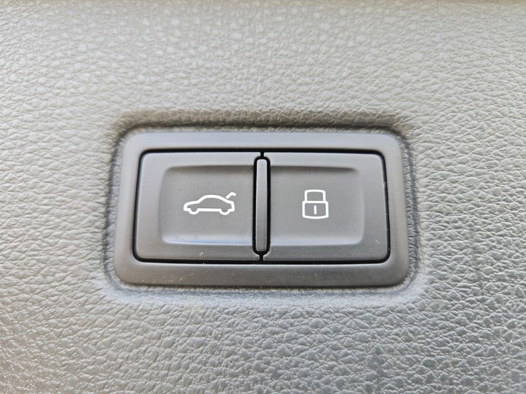 Used 2018 Audi Q7 3.0T Prestige image 24