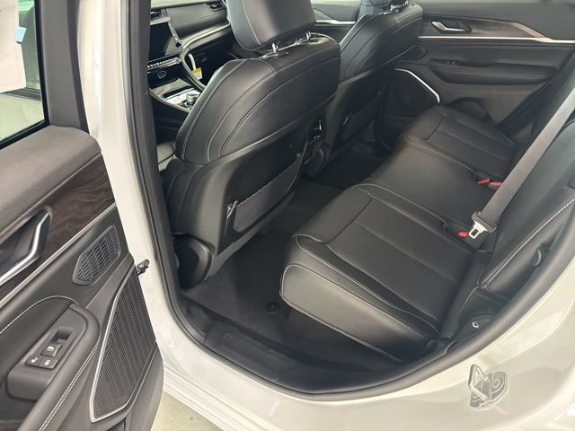 New 2026 Jeep Grand Cherokee Limited Reserve image 16