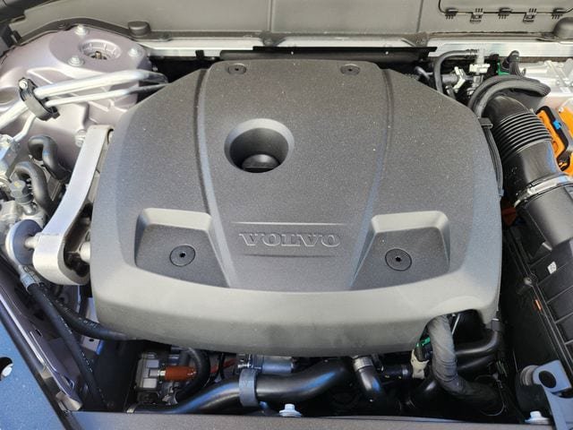 New 2026 Volvo XC60 T8 Plus w/ Climate Package AWD/4WD image 19