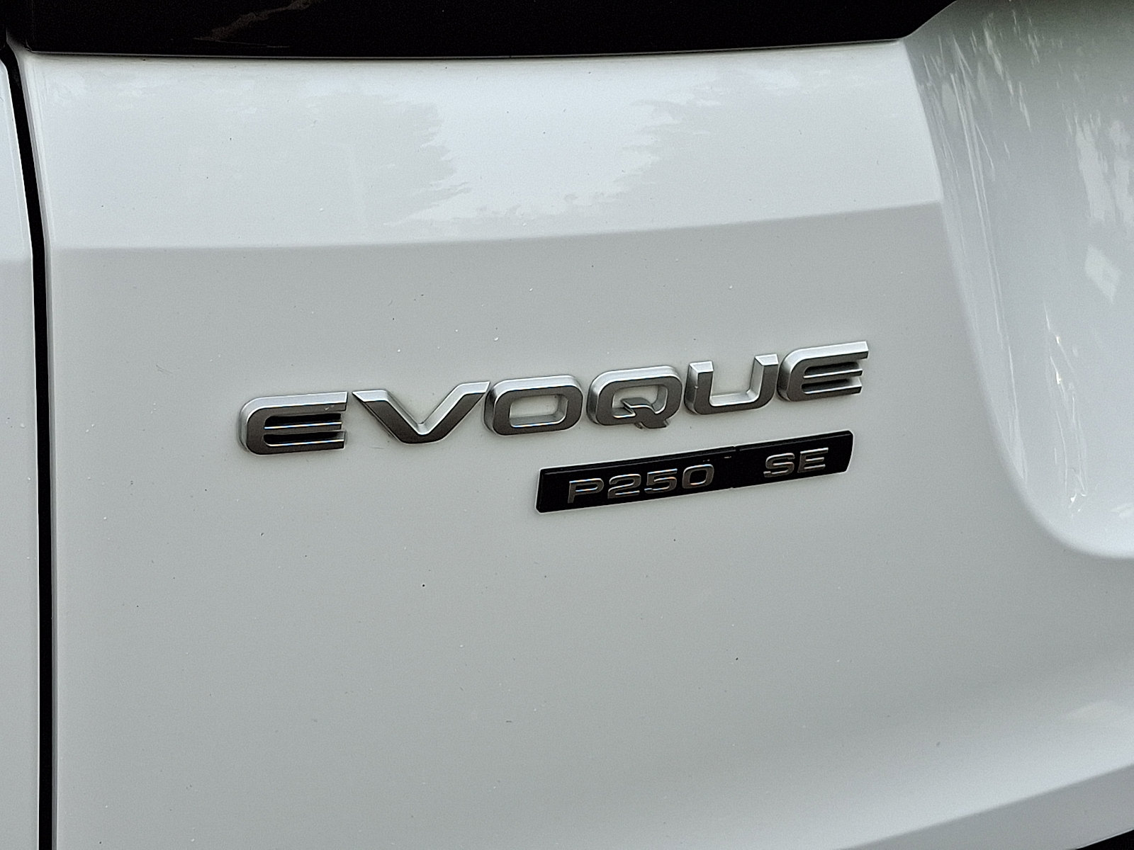 Used 2020 Land Rover Range Rover Evoque SE AWD/4WD image 34