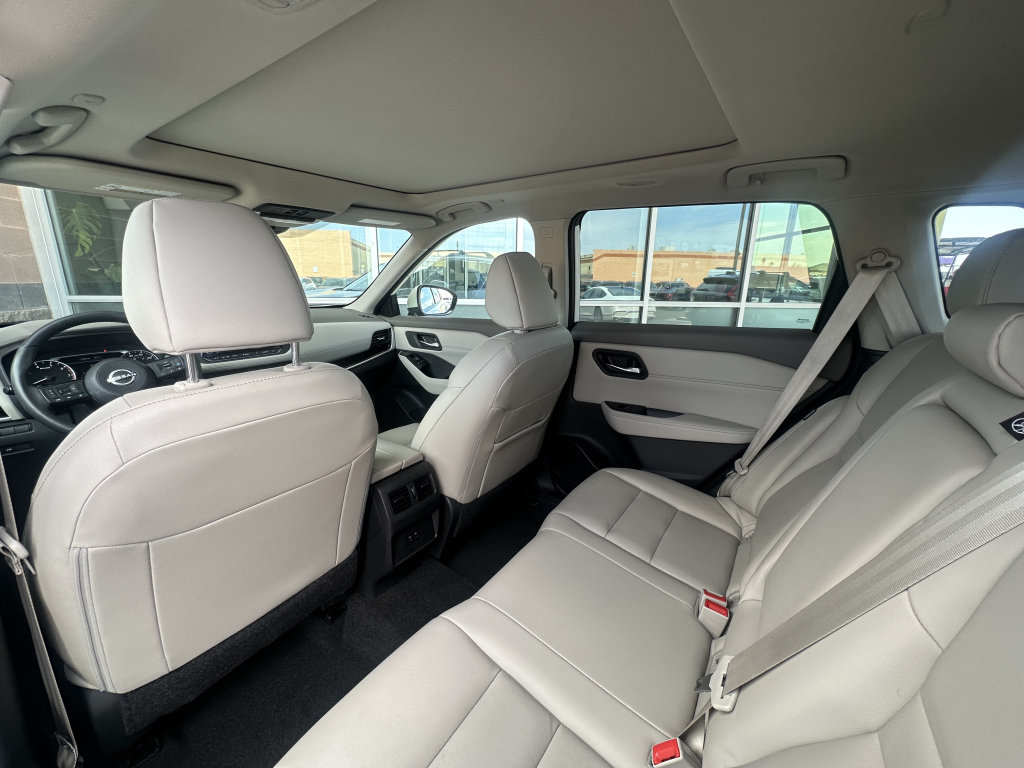 Used 2023 Nissan Rogue SL FWD image 38