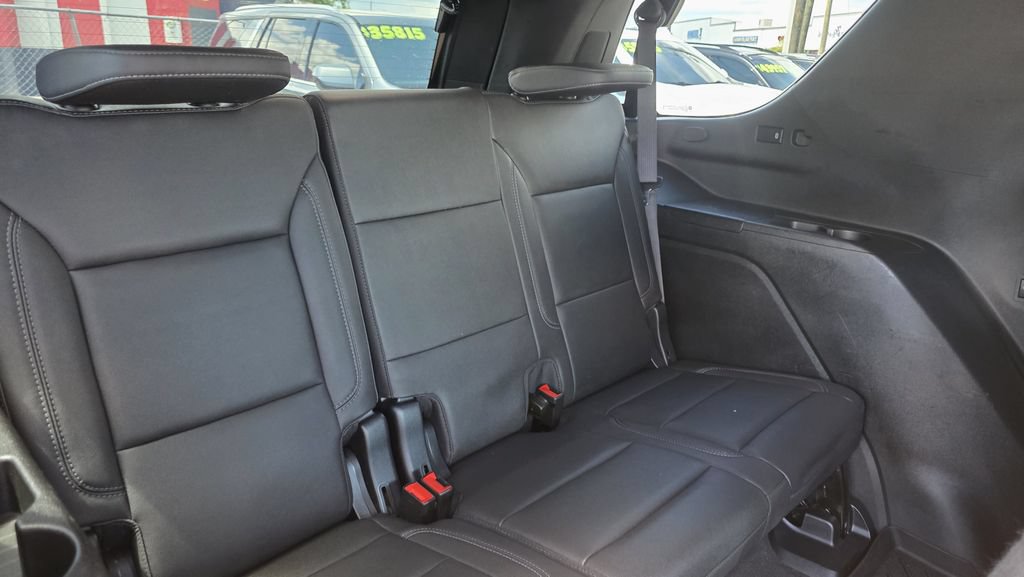 Used 2023 Chevrolet Tahoe Z71 w/ Luxury Package AWD/4WD image 9