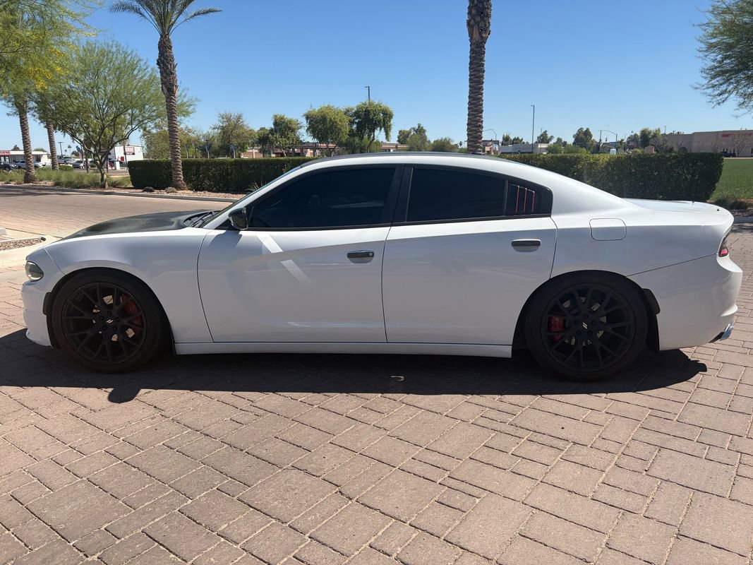 Used 2015 Dodge Charger SE image 5