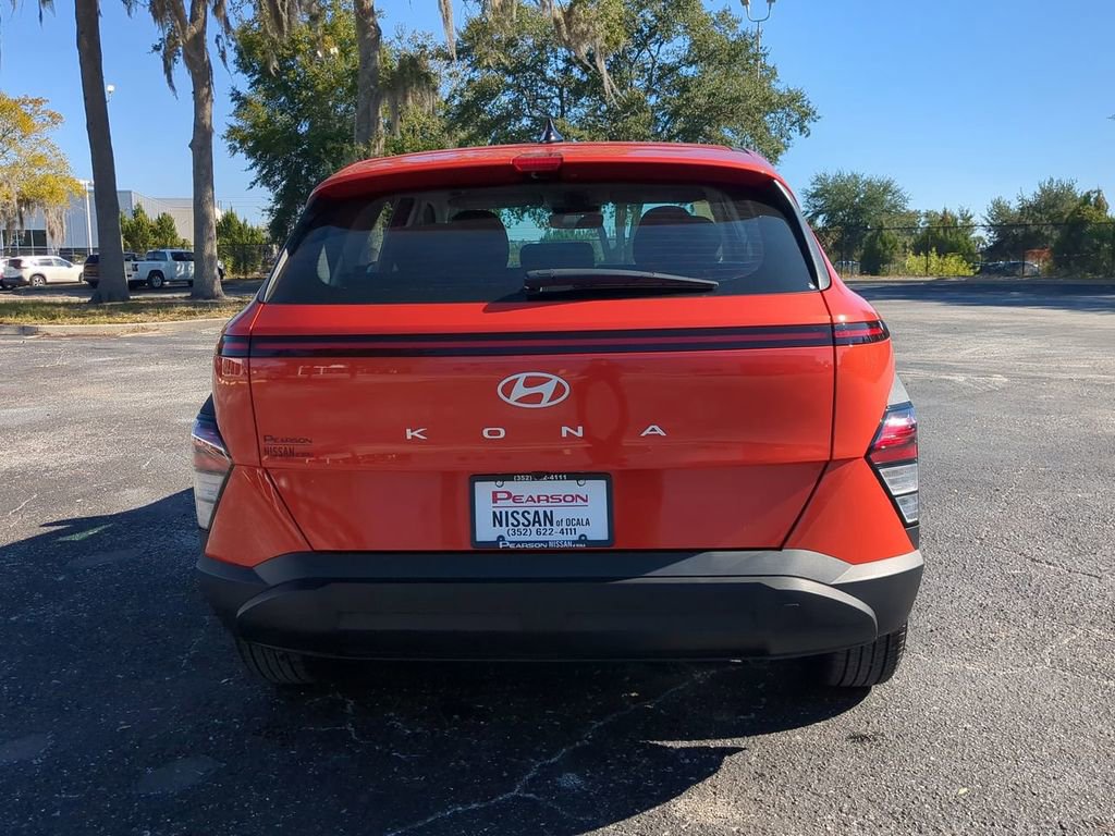 Used 2025 Hyundai Kona SE image 5