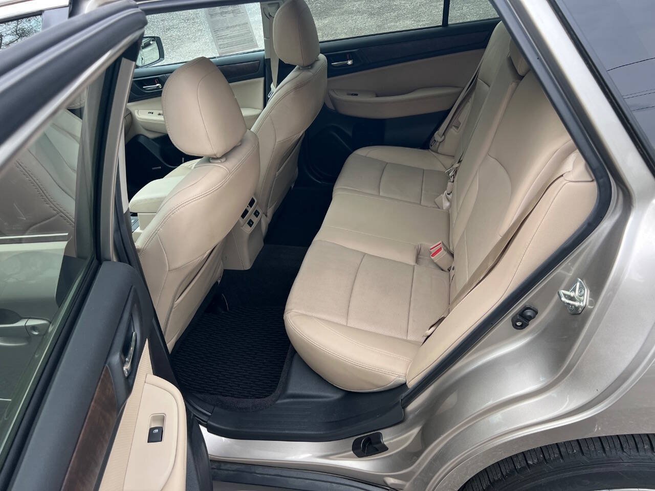 Used 2016 Subaru Outback 2.5i Limited AWD/4WD image 6