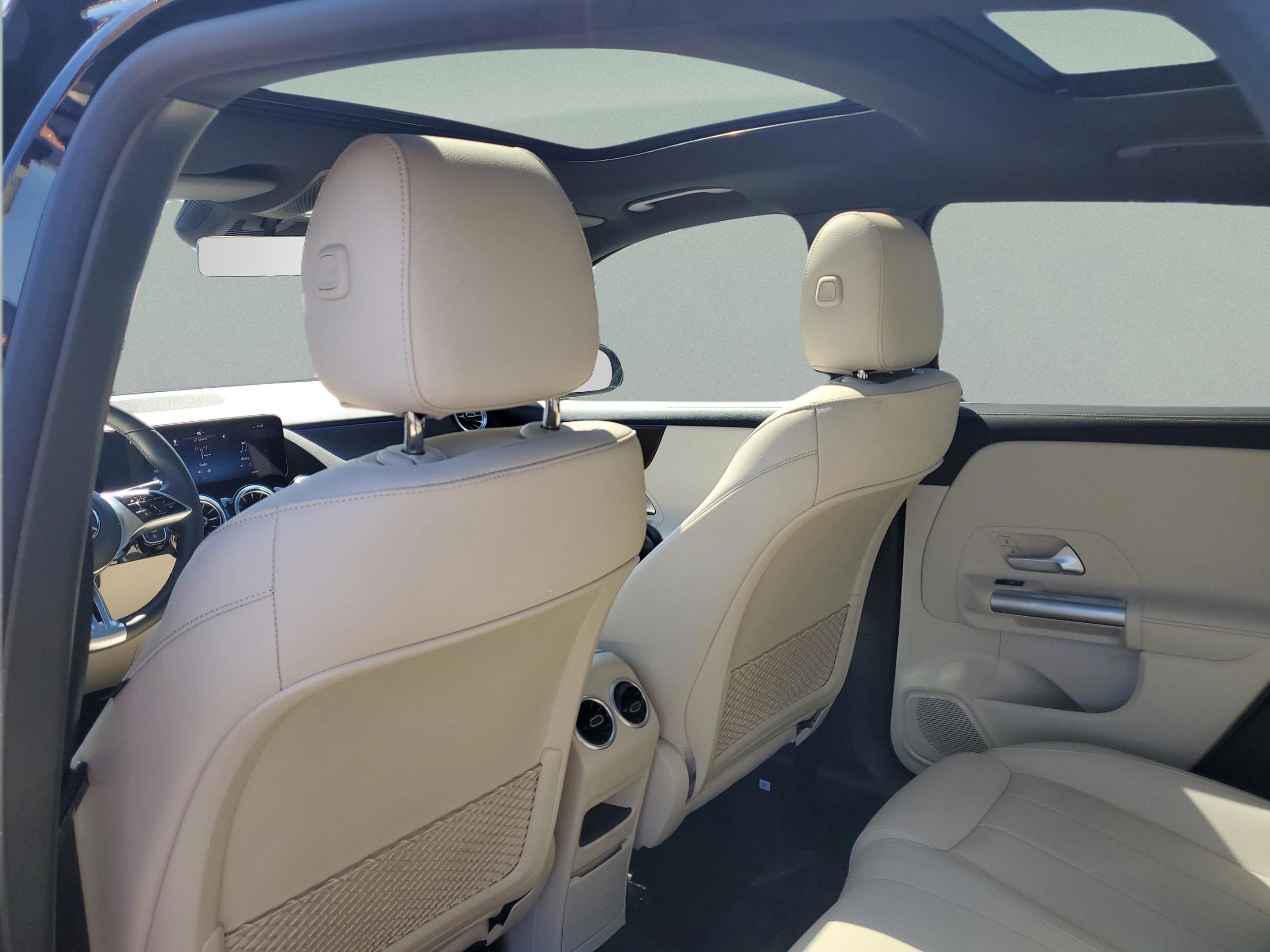 Certified 2025 Mercedes-Benz GLA 250 image 11