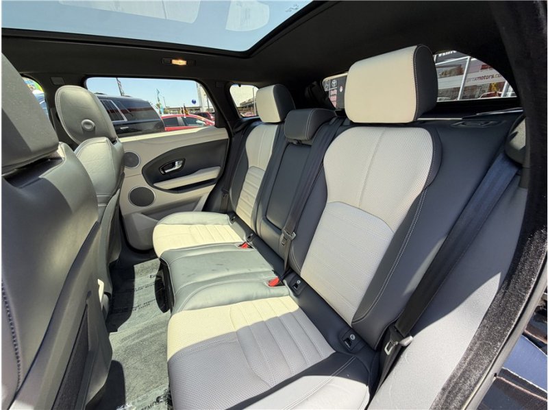 Used 2018 Land Rover Range Rover Evoque HSE Dynamic AWD/4WD image 24