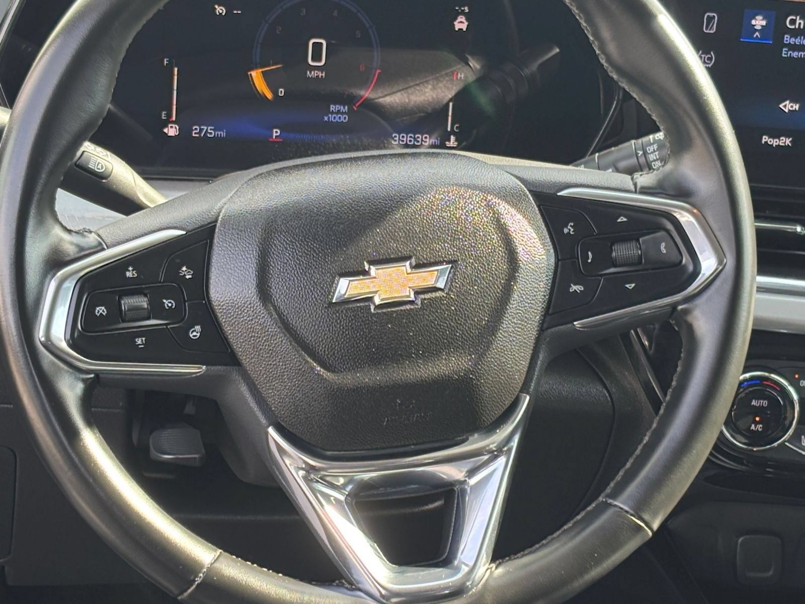 Used 2025 Chevrolet Trax LT w/ LT Convenience Package FWD image 29