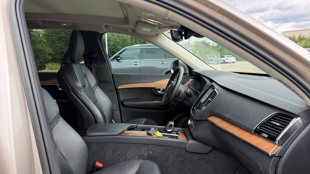 Used 2023 Volvo XC90 B5 Plus w/ Protection Package Premier AWD/4WD image 8