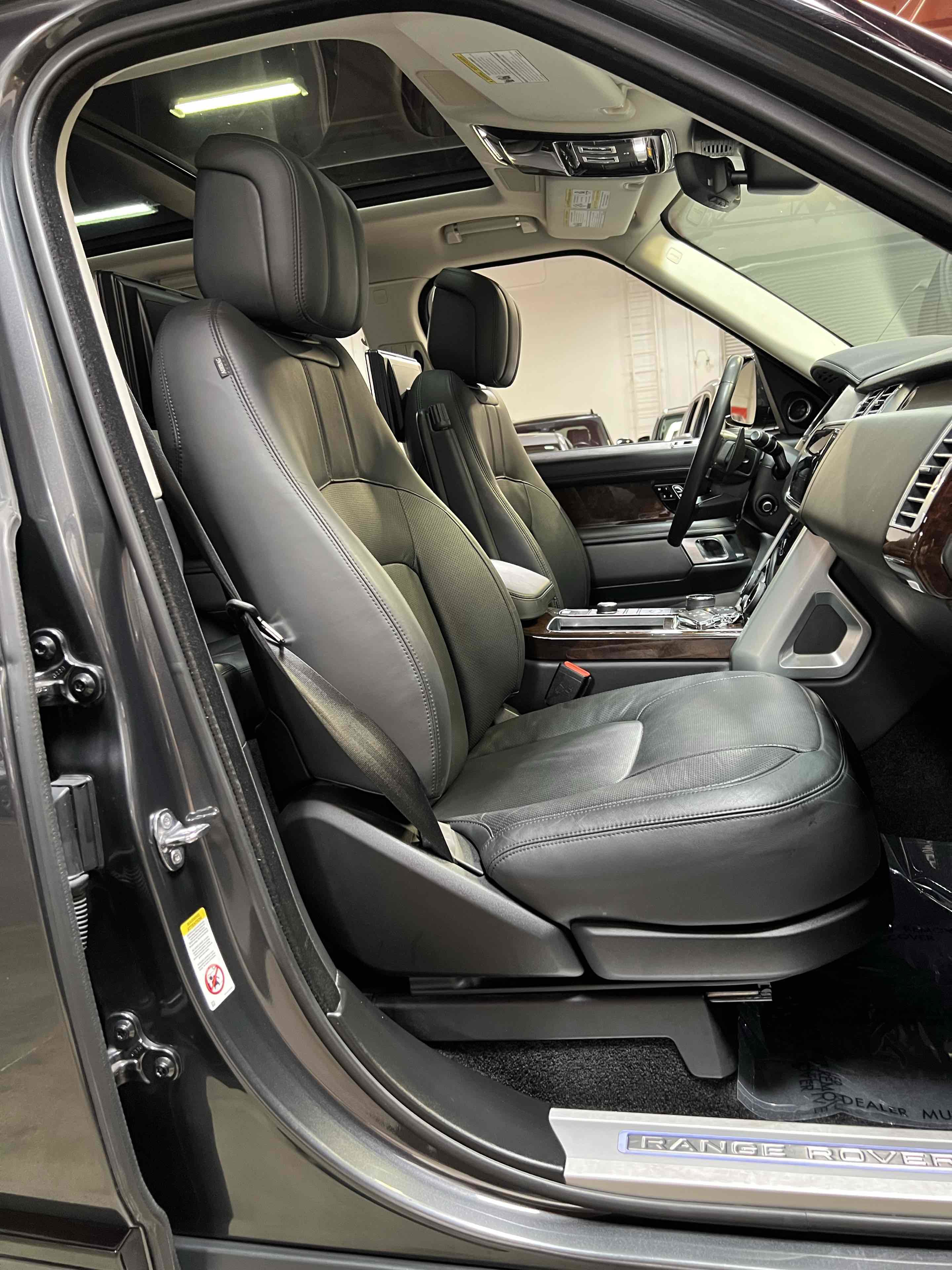 Used 2020 Land Rover Range Rover HSE AWD/4WD image 28