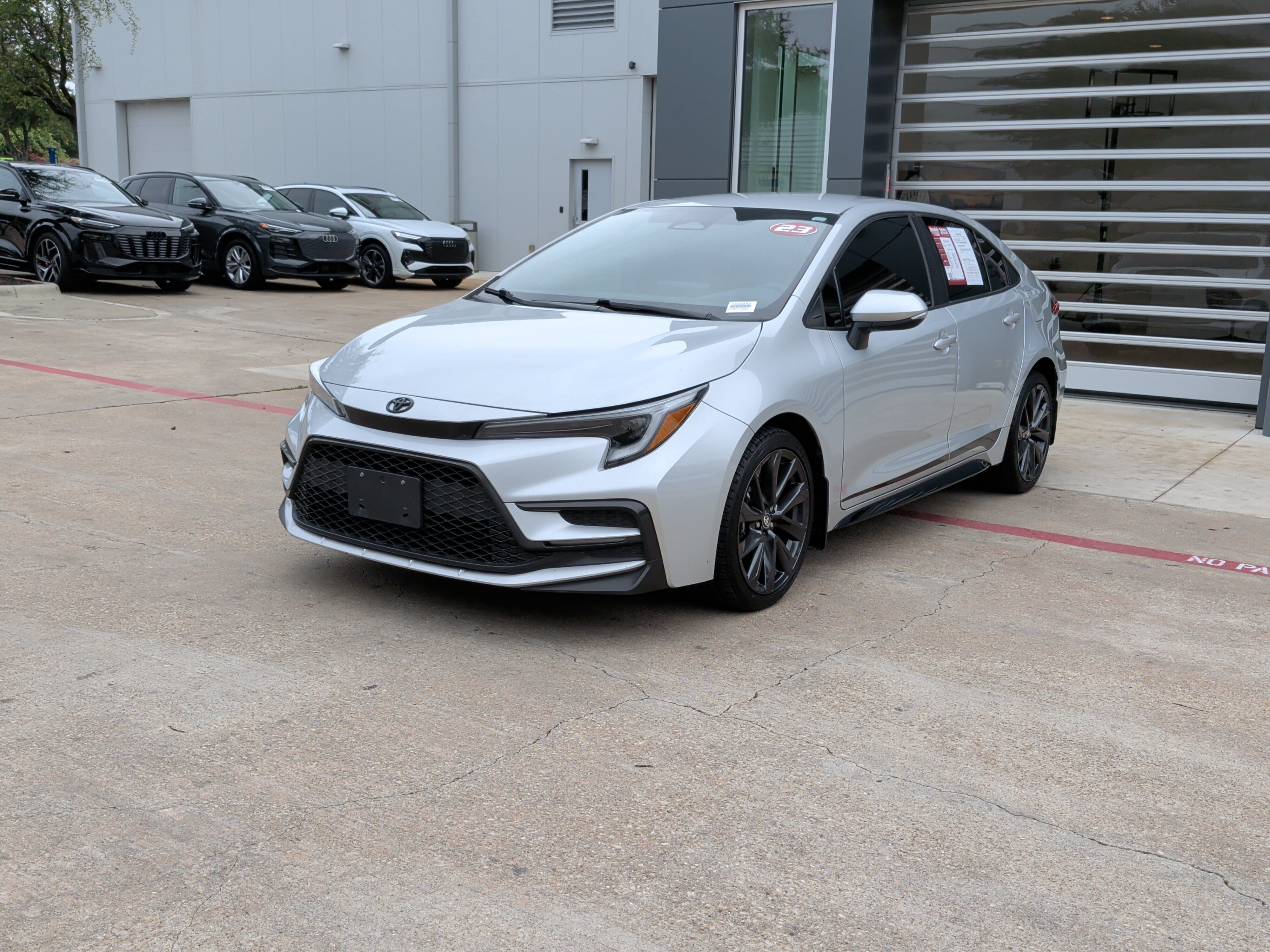 Used 2023 Toyota Corolla SE FWD image 5
