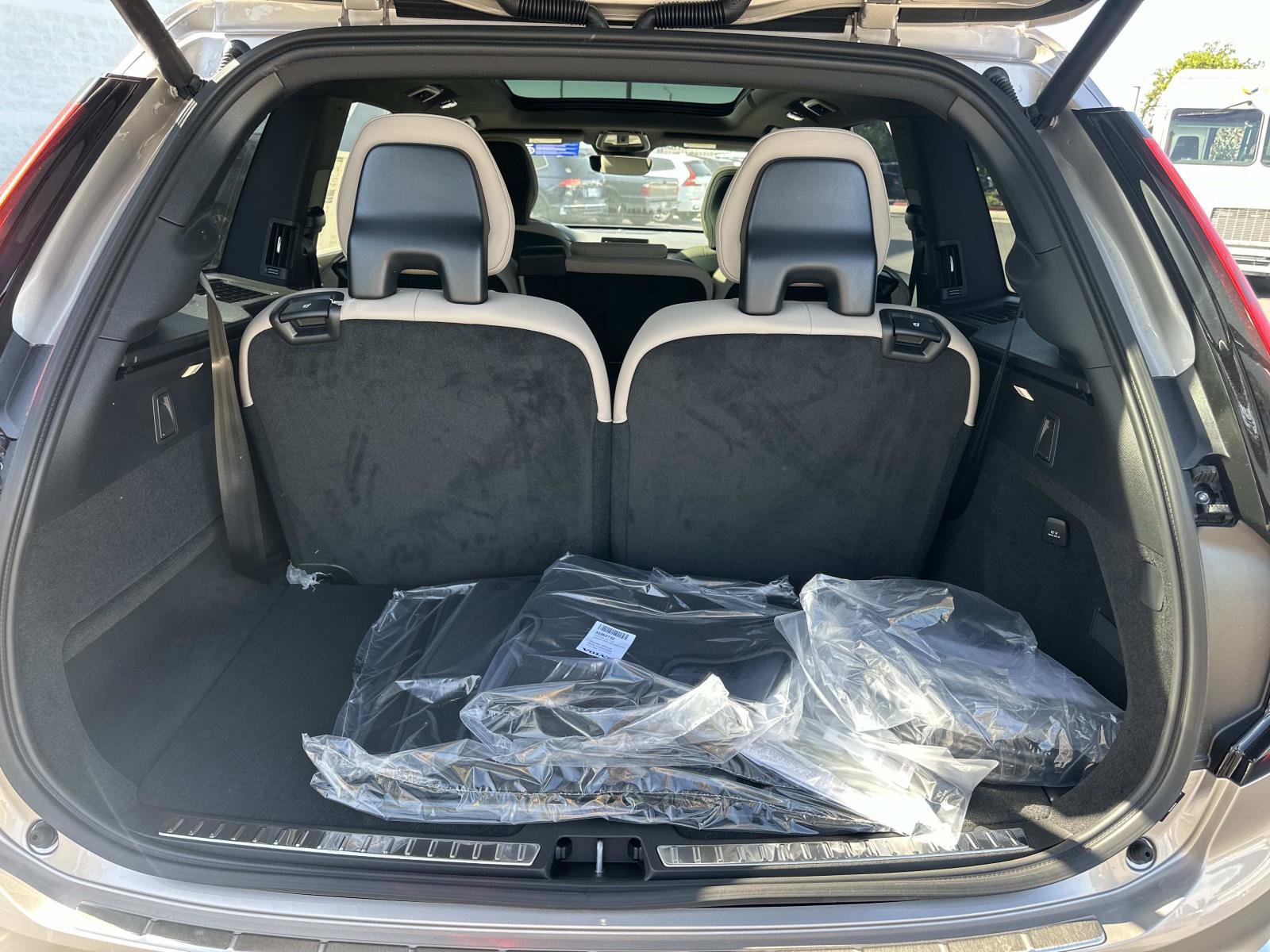 New 2026 Volvo XC90 T8 Plus AWD/4WD image 19