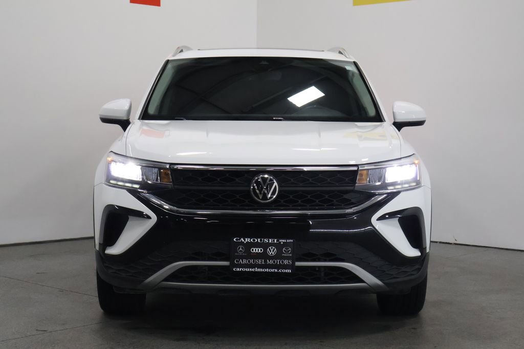 Used 2022 Volkswagen Taos SE w/ Panoramic Sunroof Package image 7