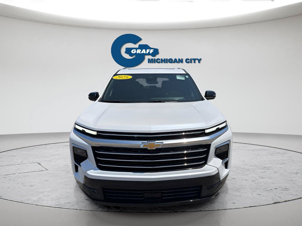 Used 2025 Chevrolet Traverse High Country FWD image 4