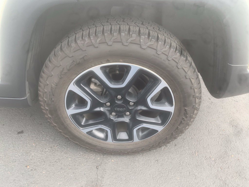 Used 2019 Jeep Compass Trailhawk AWD/4WD image 11