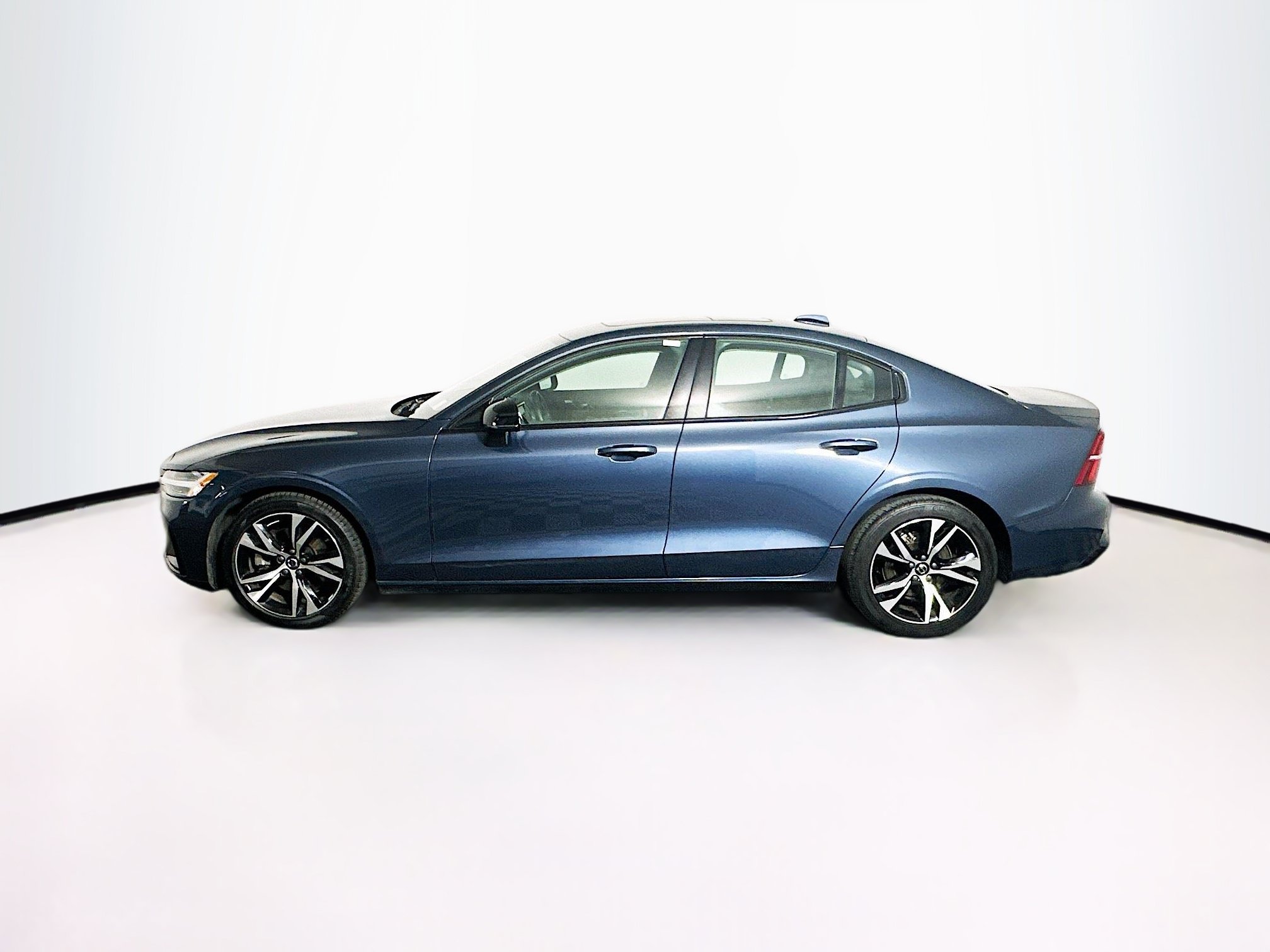Used 2024 Volvo S60 B5 Core FWD image 4