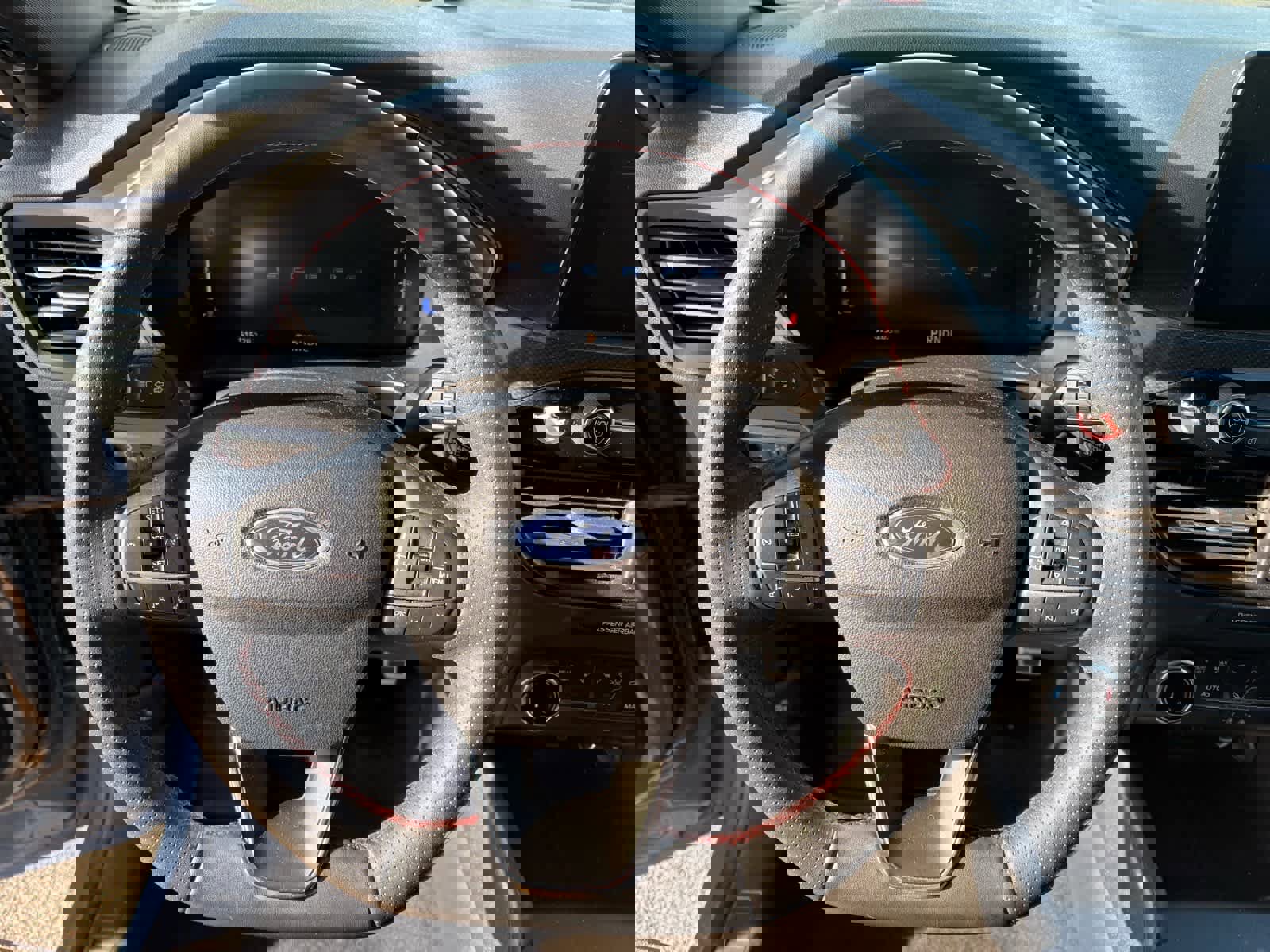 Used 2024 Ford Escape ST-Line image 9