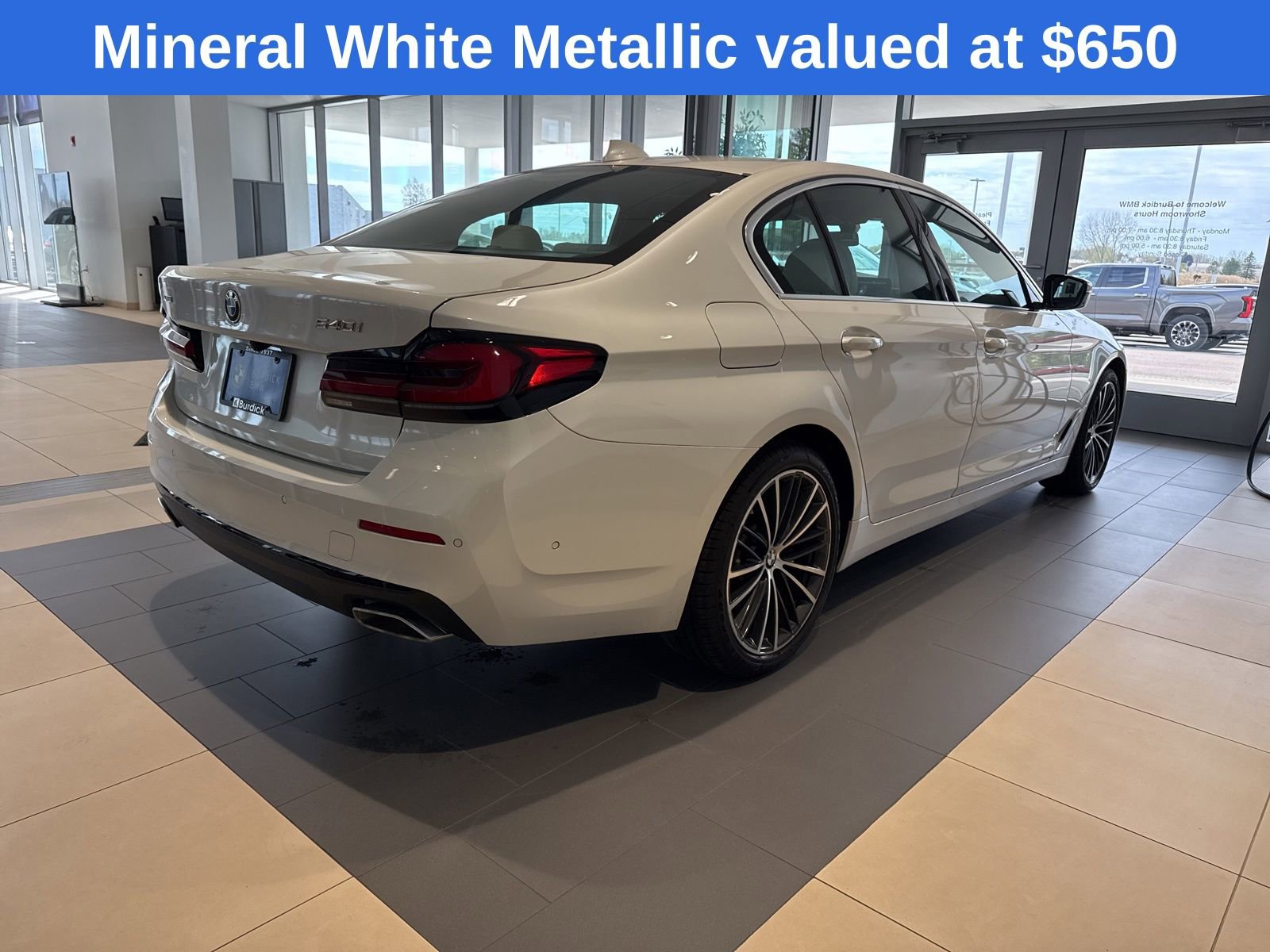 Used 2023 BMW 540i xDrive w/ Premium Package AWD/4WD image 5