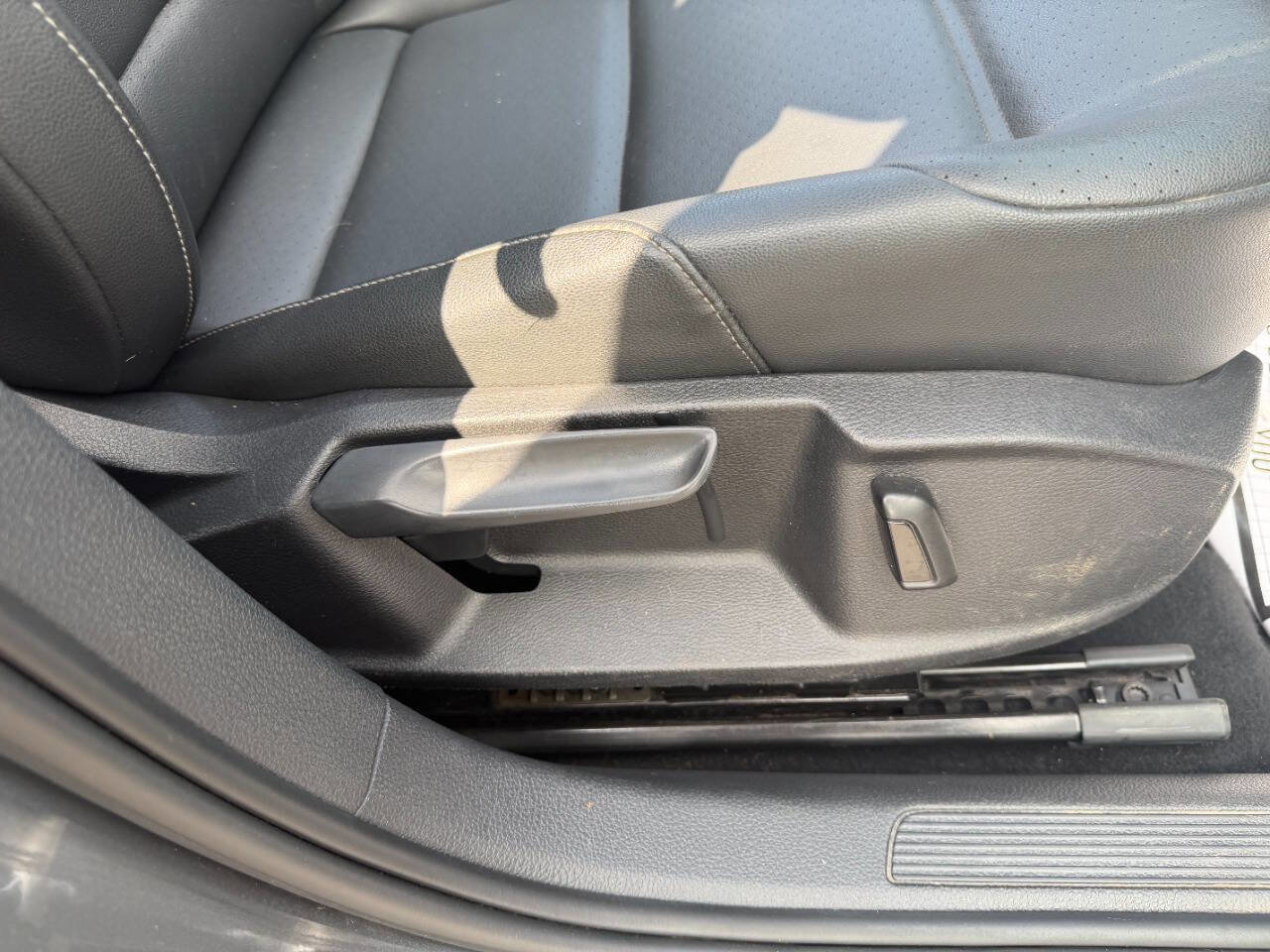 Used 2016 Volkswagen Golf Limited Edition FWD image 44