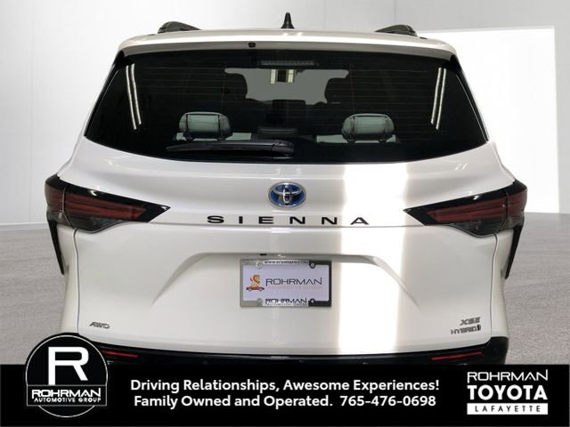 Used 2023 Toyota Sienna XSE w/ XSE Plus Package AWD/4WD image 6