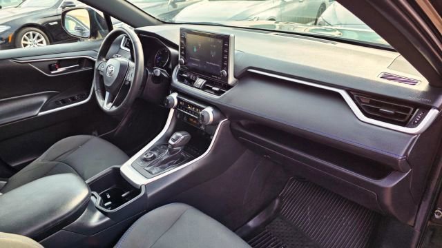 Used 2022 Toyota RAV4 SE w/ Convenience Package image 39