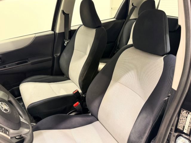 Used 2013 Toyota Yaris LE image 35