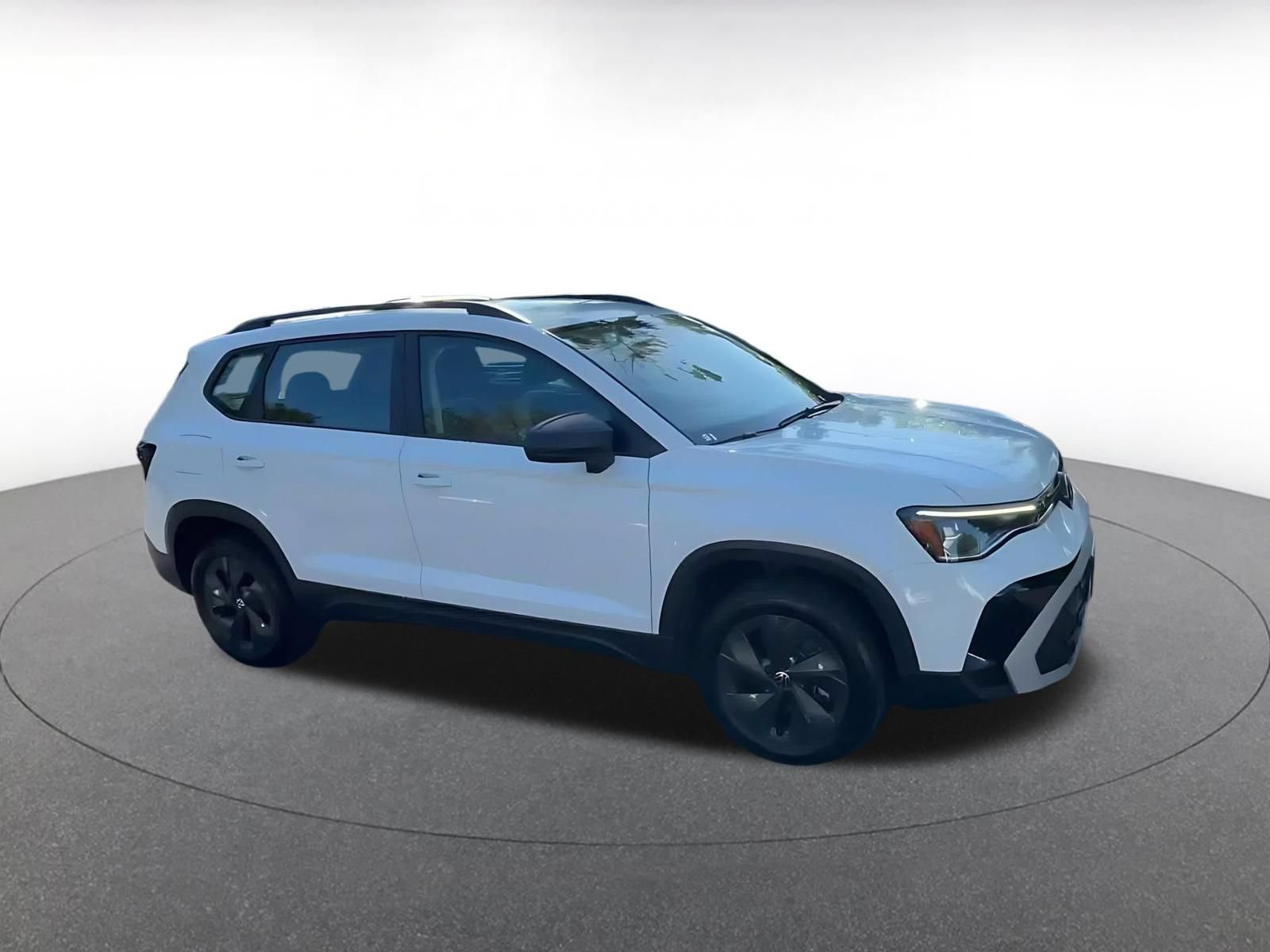 Used 2026 Volkswagen Taos S FWD image 2