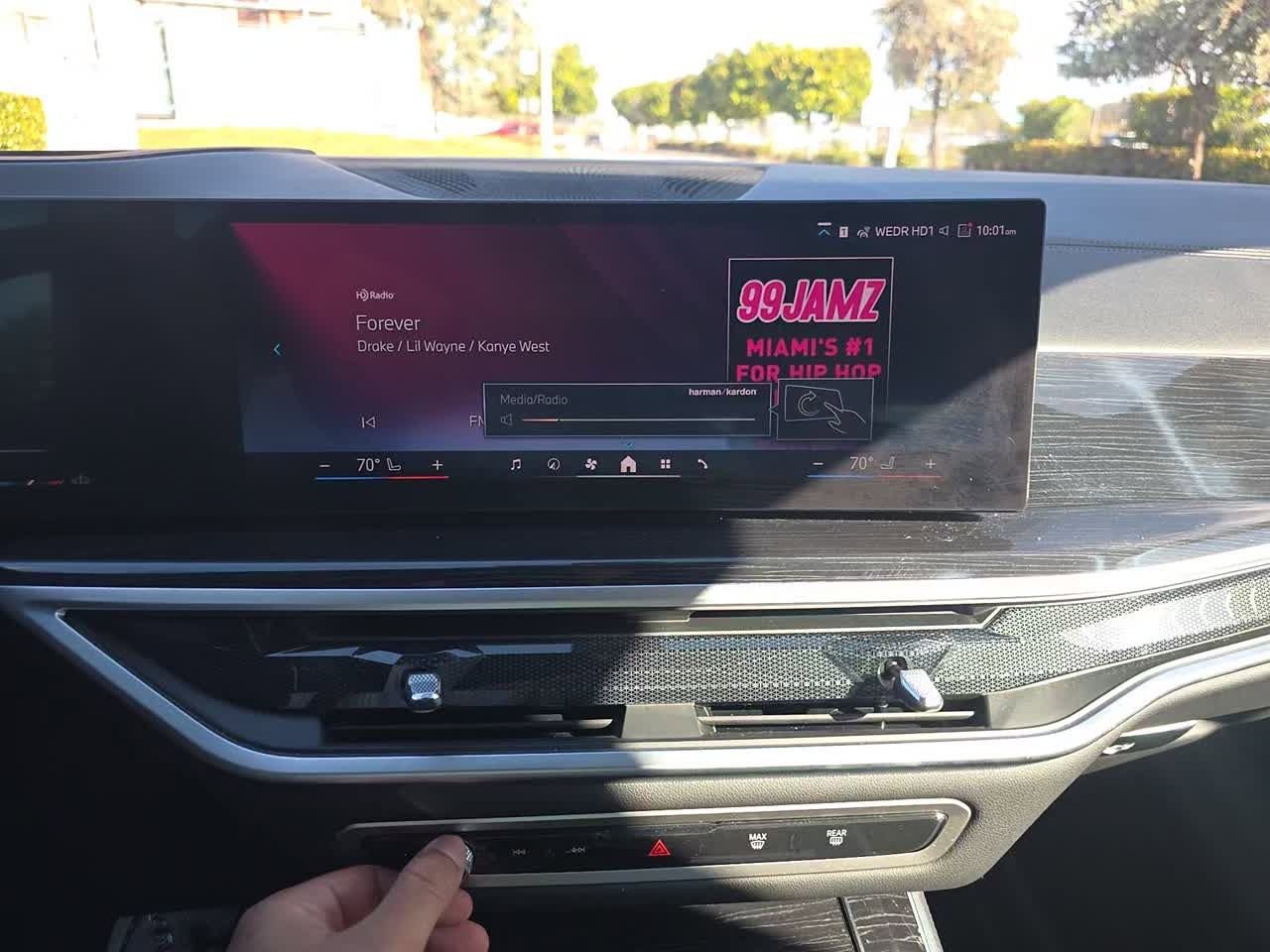 Used 2024 BMW X5 sDrive40i w/ M Sport Package image 3