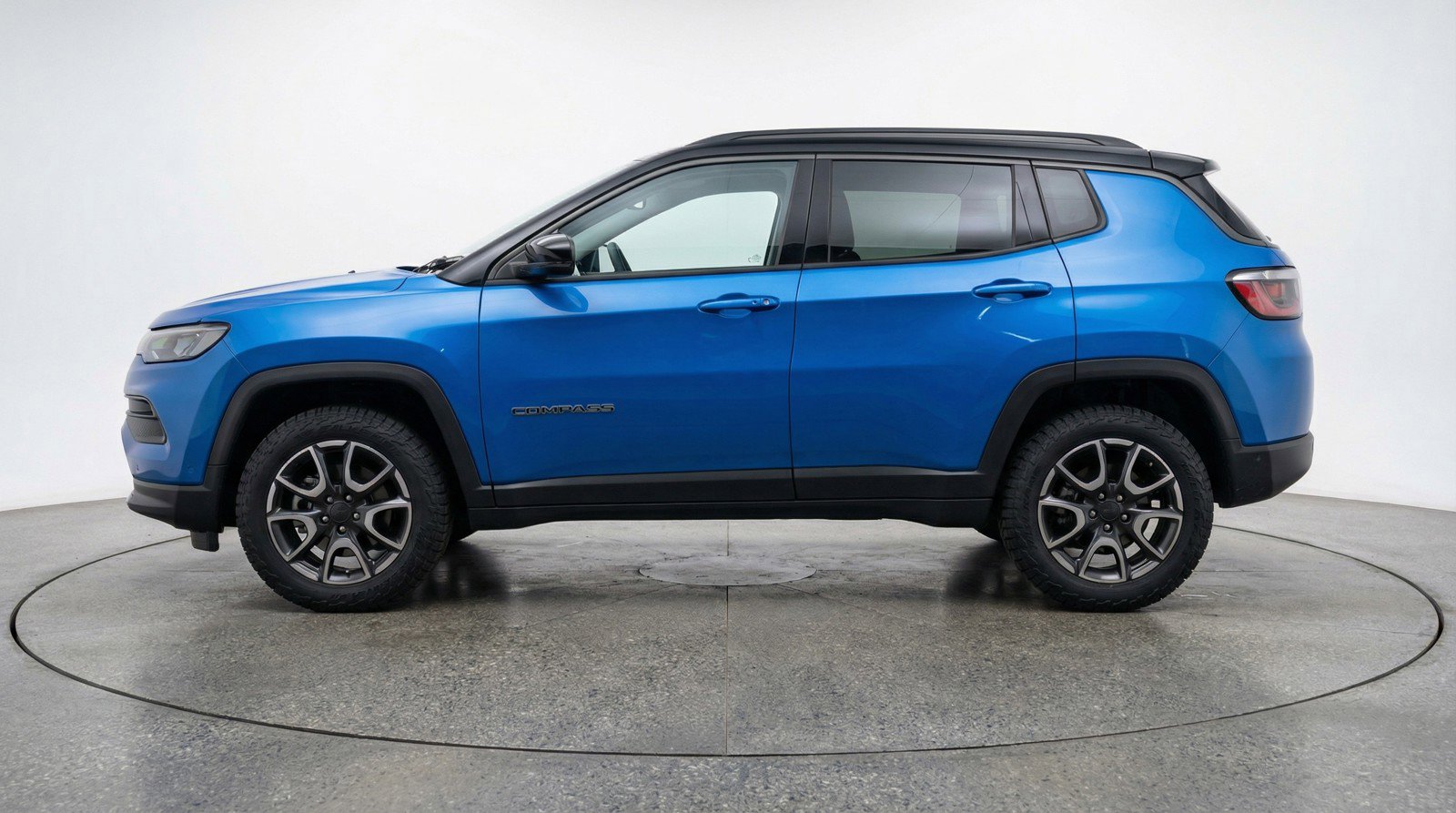 Used 2025 Jeep Compass Trailhawk AWD/4WD image 5
