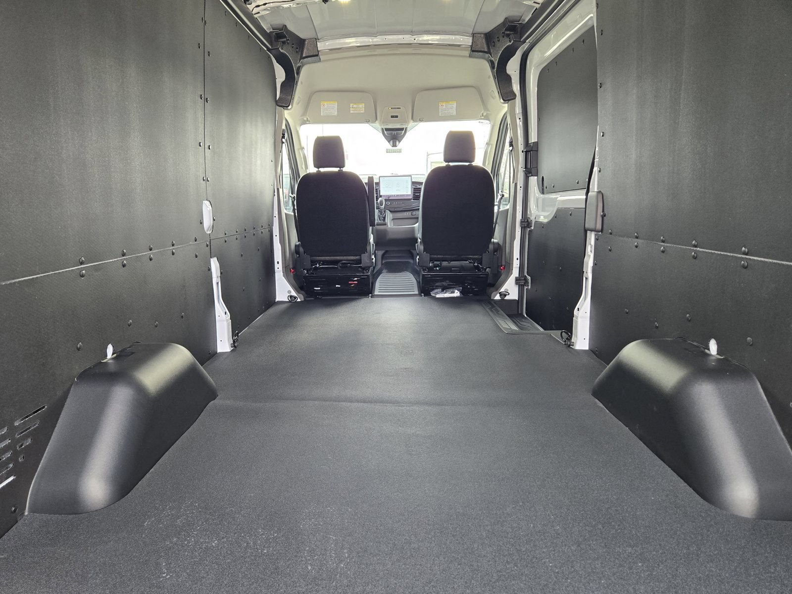 New 2026 Ford Transit 250 148 Medium Roof w/ Load Area Protection Package RWD image 30